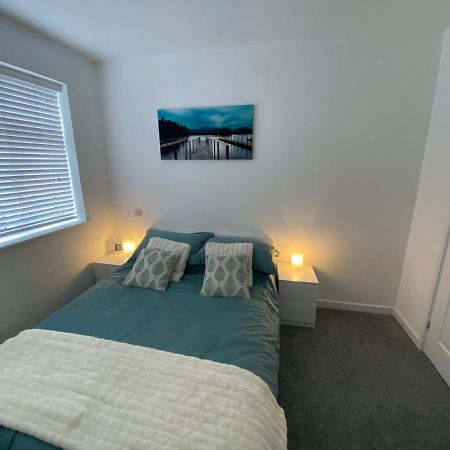 Modern 2 Bedroom Apartment, With Car Parking. Bitton ภายนอก รูปภาพ