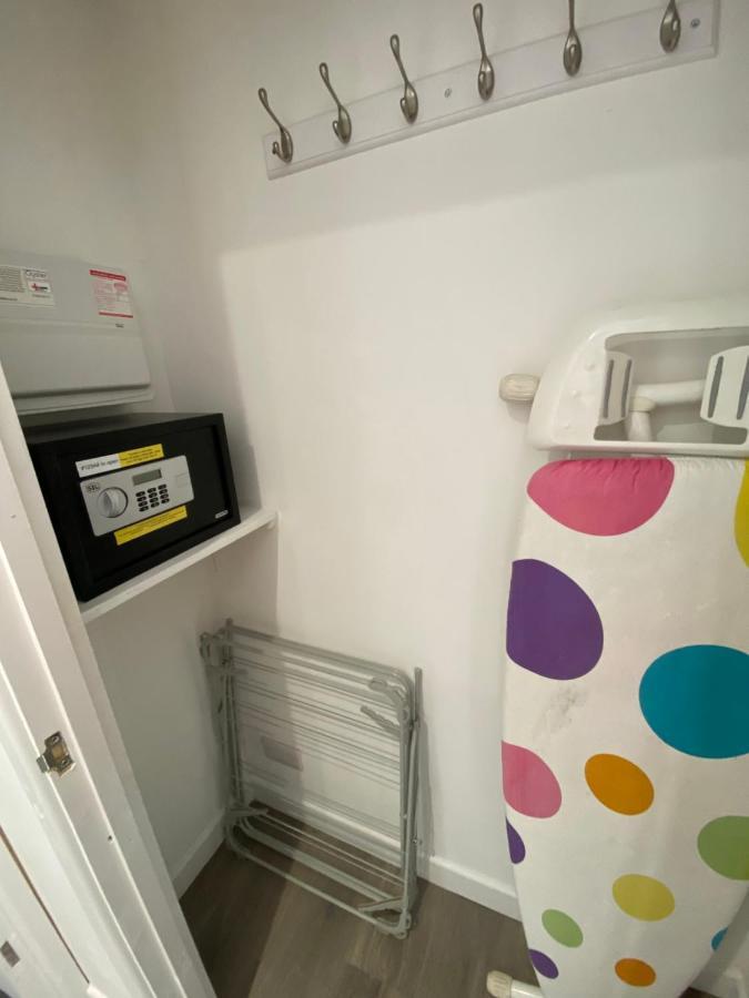 Modern 2 Bedroom Apartment, With Car Parking. Bitton ภายนอก รูปภาพ