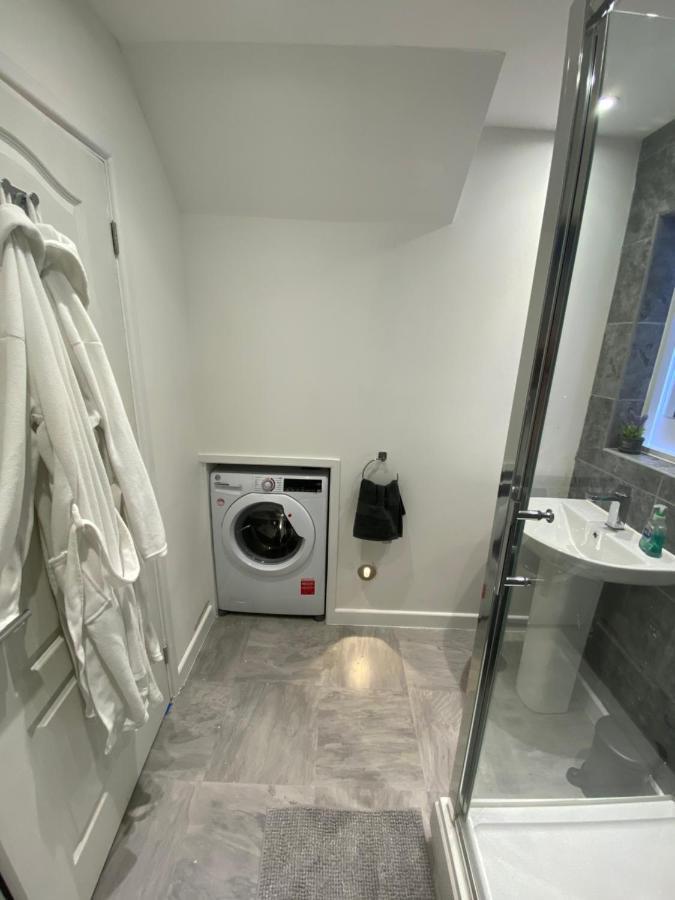 Modern 2 Bedroom Apartment, With Car Parking. Bitton ภายนอก รูปภาพ